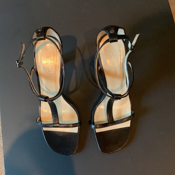 Calvin Klein Collection all leather  t-strap / ankle strap black sandal - Picture 3 of 12